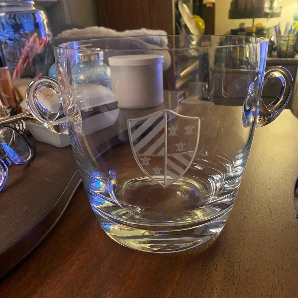 Elegant Clear Glass / Crystal Ice Bucket with she’ll design on front. Perfect.
